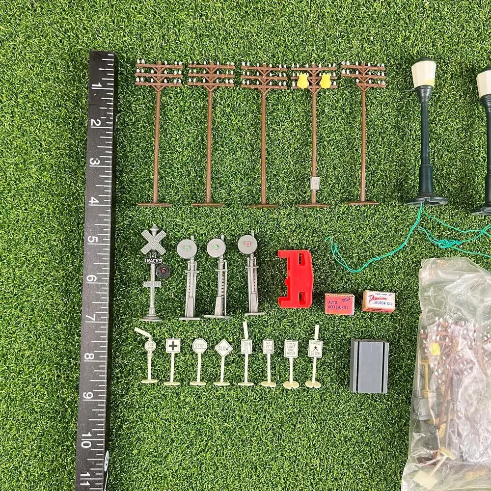 VTG Lot HO Scale Model Railroad Scenery Utility Pole Street Lights Railway Signs